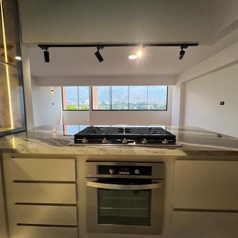 Foto 5 de Apartamento en Venta en Chuao, Caracas.