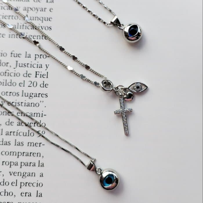 Collares